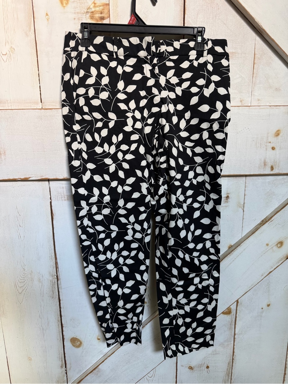 Talbots Black and White Leaf Print Cropped Ponte Pants